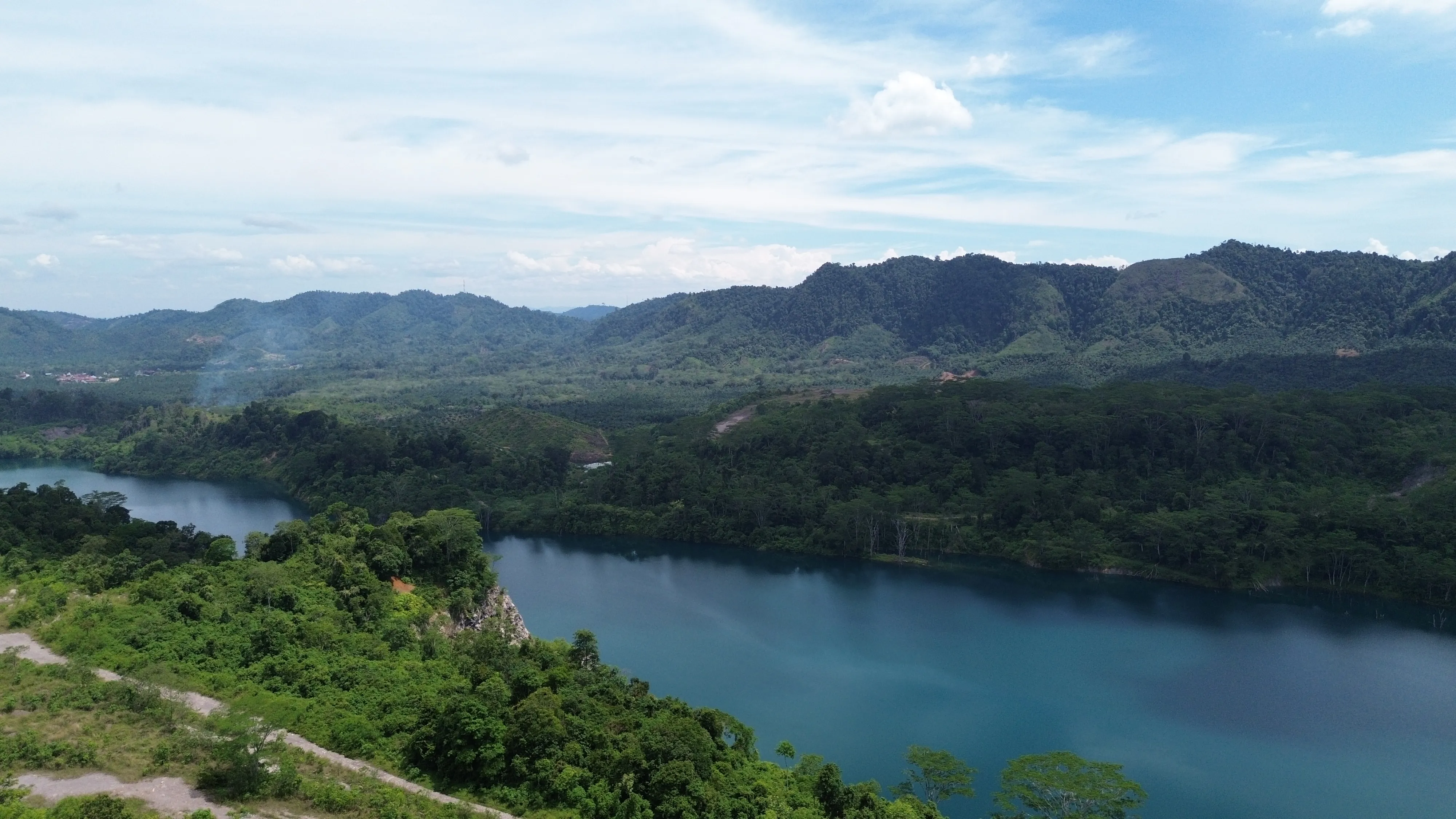 Danau Biru Kunangan